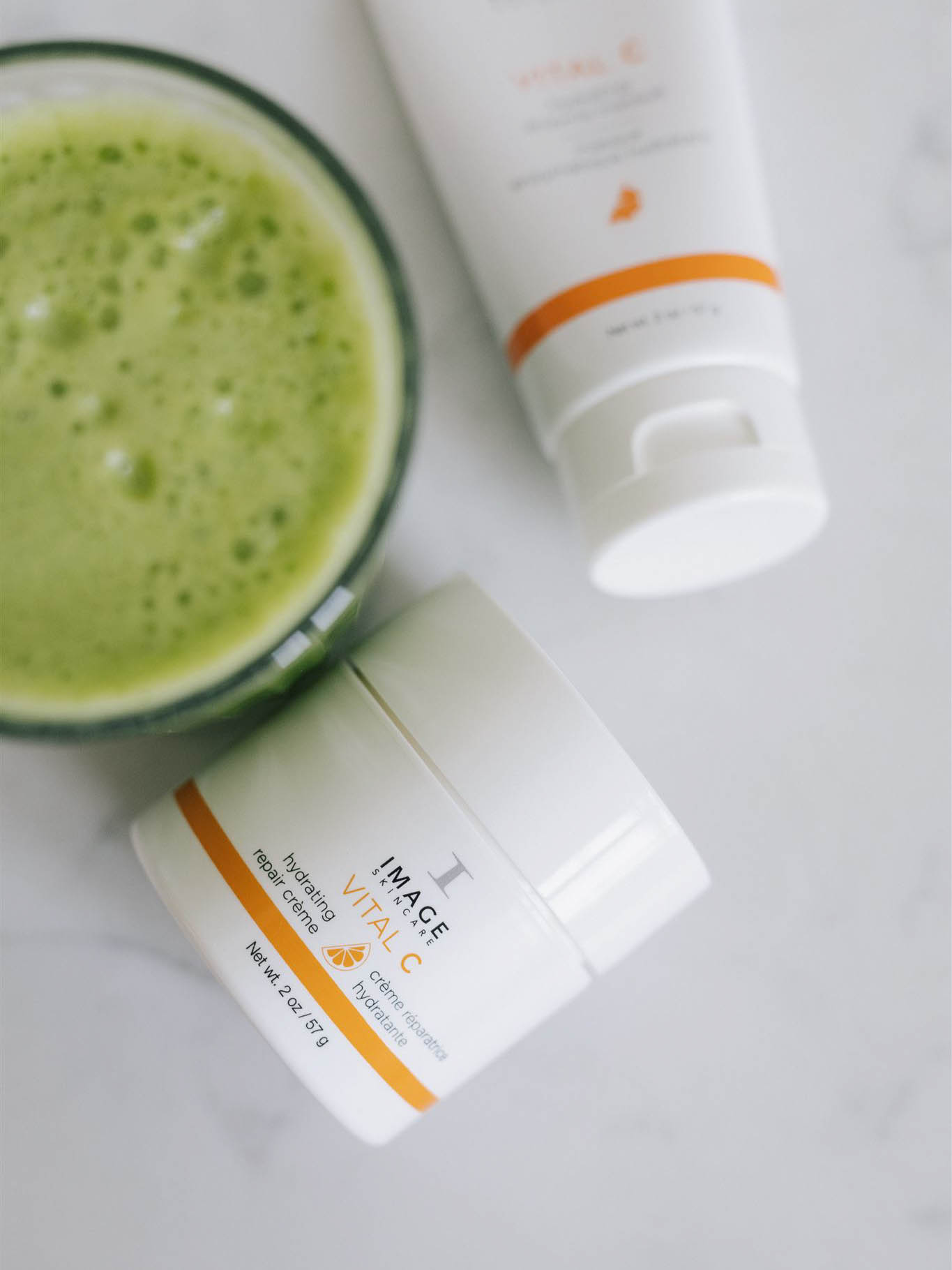 Wszystko co&nbsp;musisz wiedzieć o&nbsp;witaminie C&nbsp;– mechanizm działania, badania i&nbsp;sprawdzone produkty