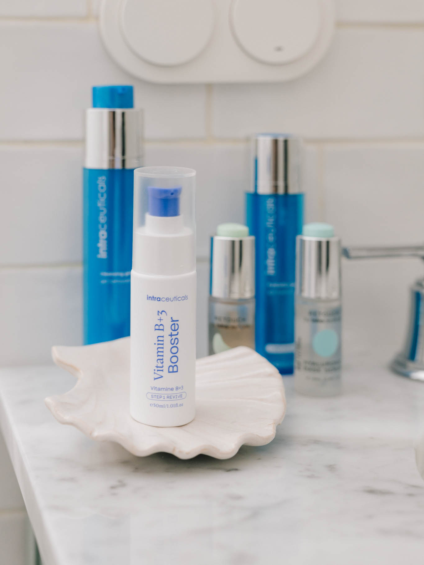 Wszystko co&nbsp;musisz wiedzieć o&nbsp;niacynamidzie. Mechanizm działania, badania i&nbsp;moje&nbsp;ulubione serum od&nbsp;marki Intraceuticals